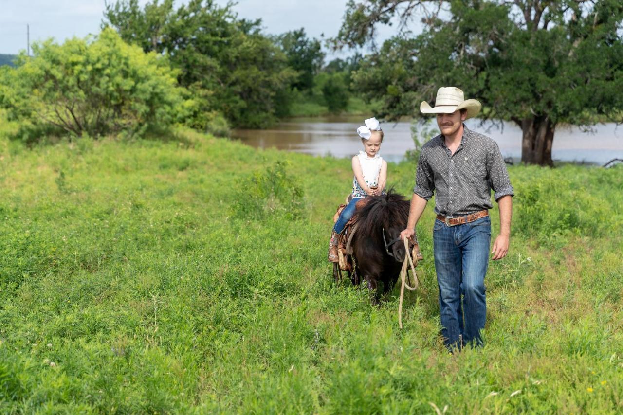 Wildcatter Ranch And Resort Graham Ngoại thất bức ảnh