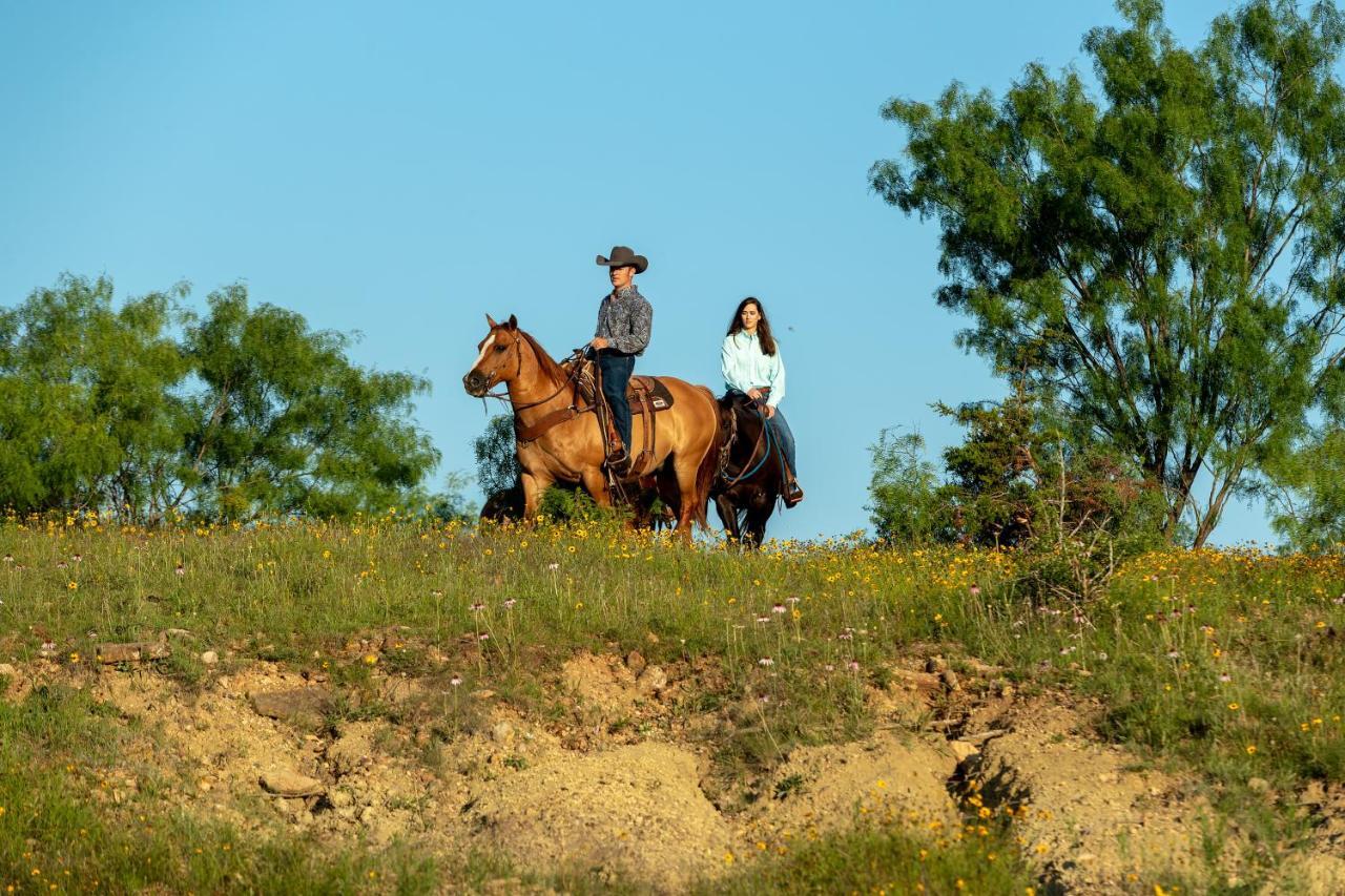Wildcatter Ranch And Resort Graham Ngoại thất bức ảnh