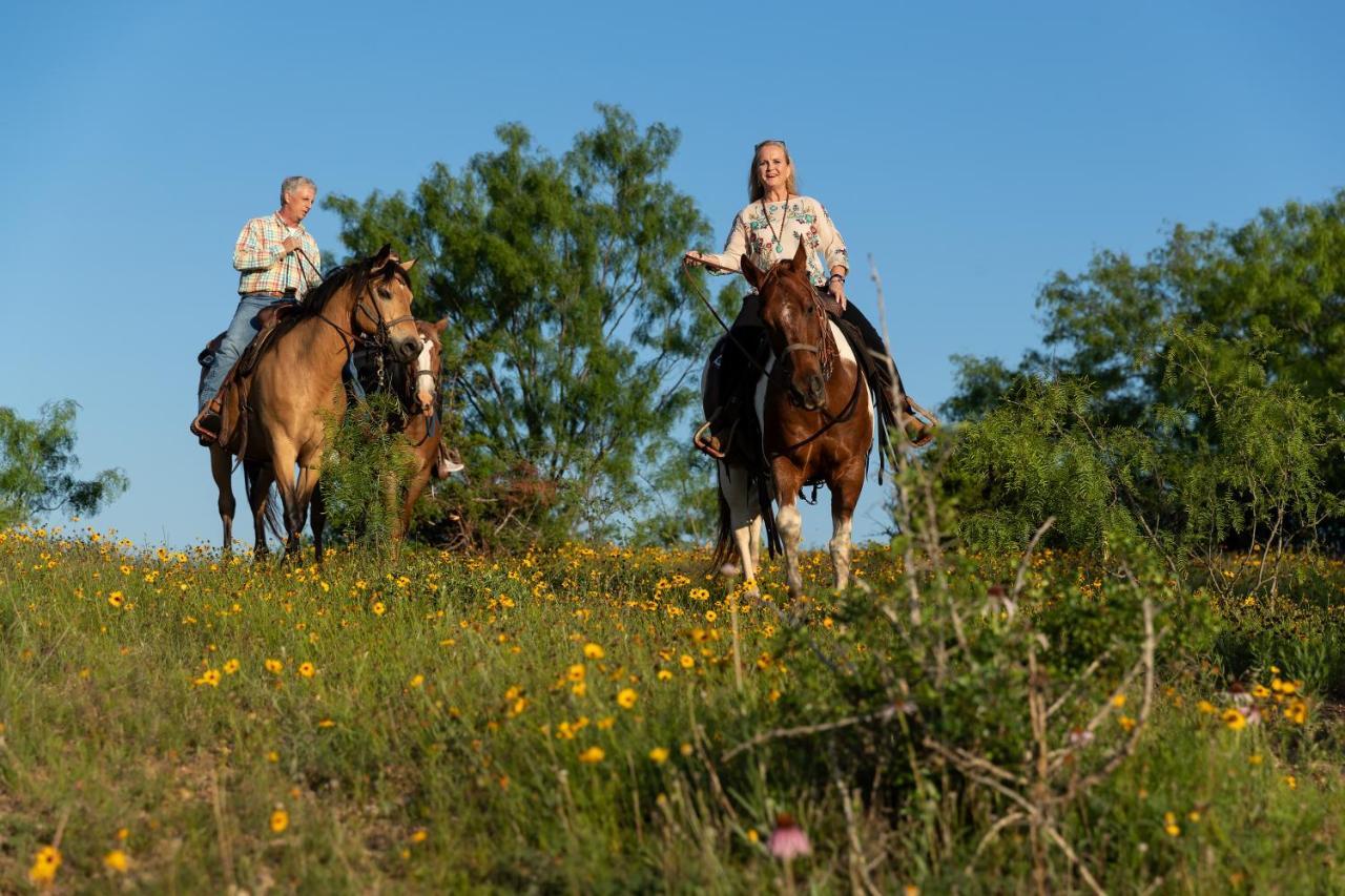 Wildcatter Ranch And Resort Graham Ngoại thất bức ảnh