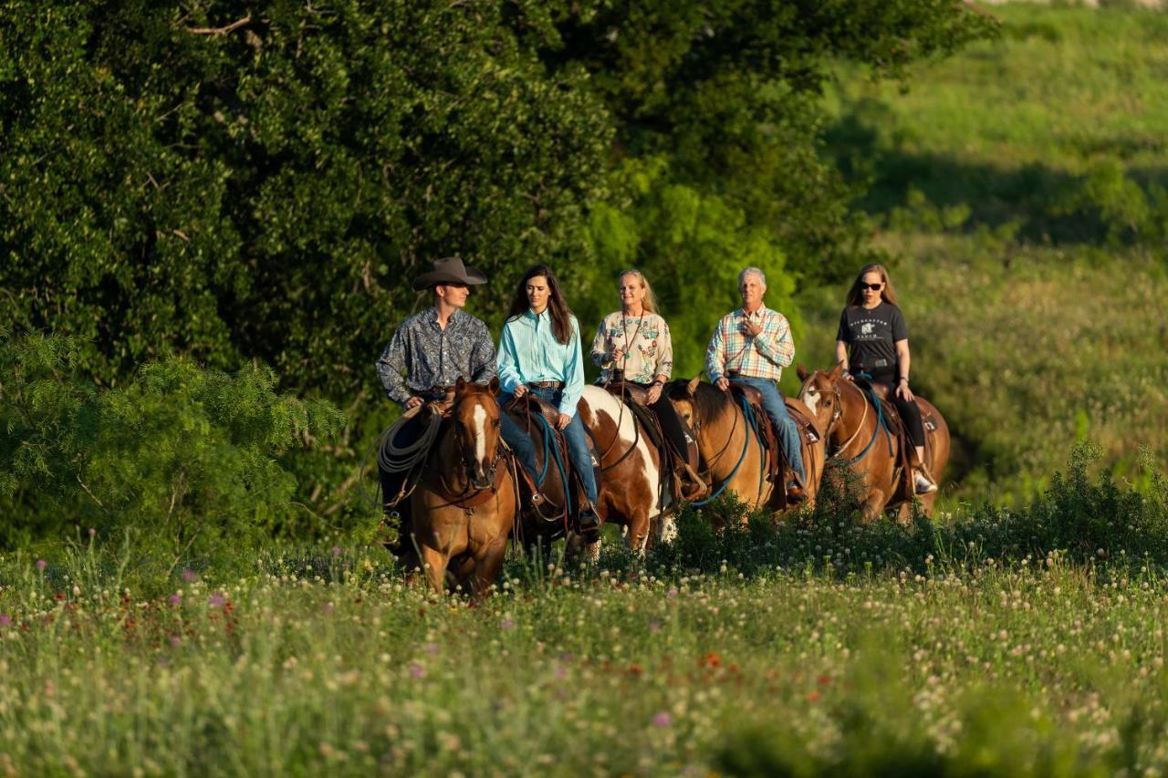 Wildcatter Ranch And Resort Graham Ngoại thất bức ảnh