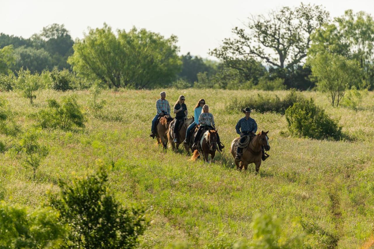 Wildcatter Ranch And Resort Graham Ngoại thất bức ảnh