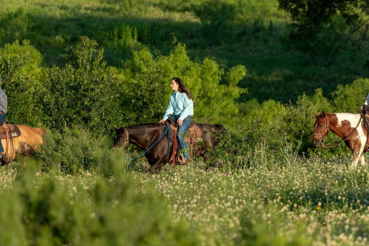 Wildcatter Ranch And Resort Graham Ngoại thất bức ảnh