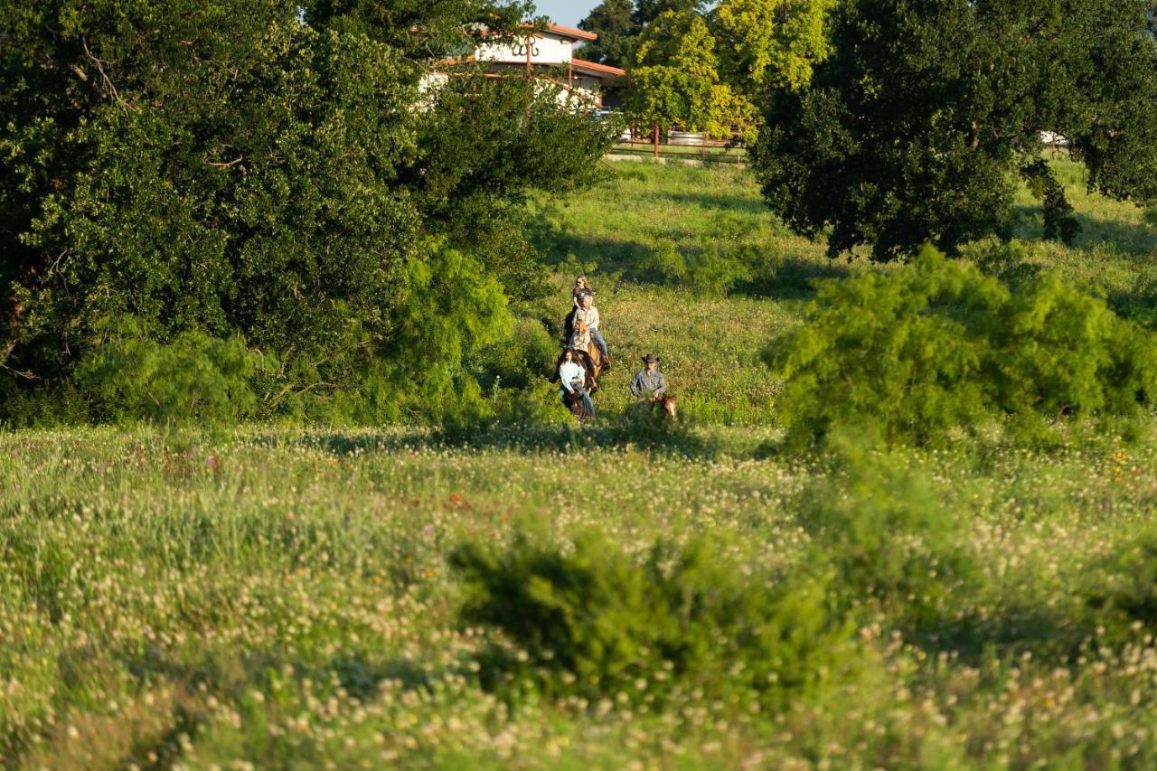 Wildcatter Ranch And Resort Graham Ngoại thất bức ảnh