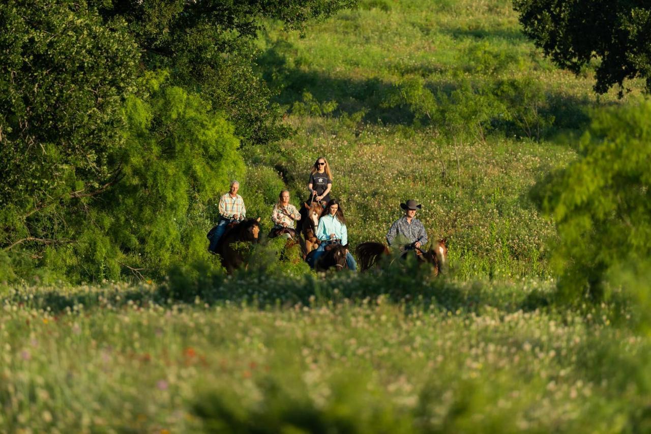 Wildcatter Ranch And Resort Graham Ngoại thất bức ảnh