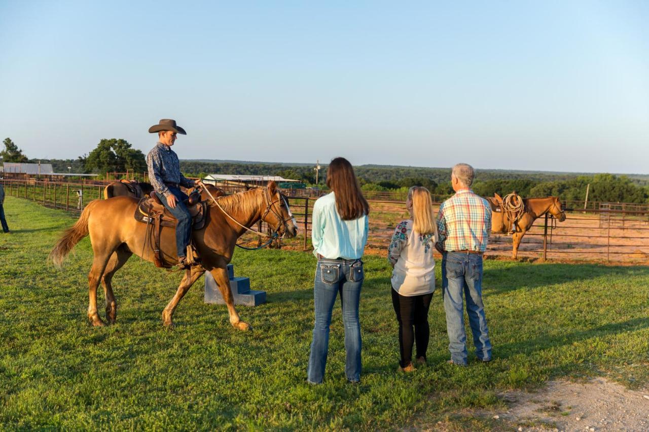 Wildcatter Ranch And Resort Graham Ngoại thất bức ảnh