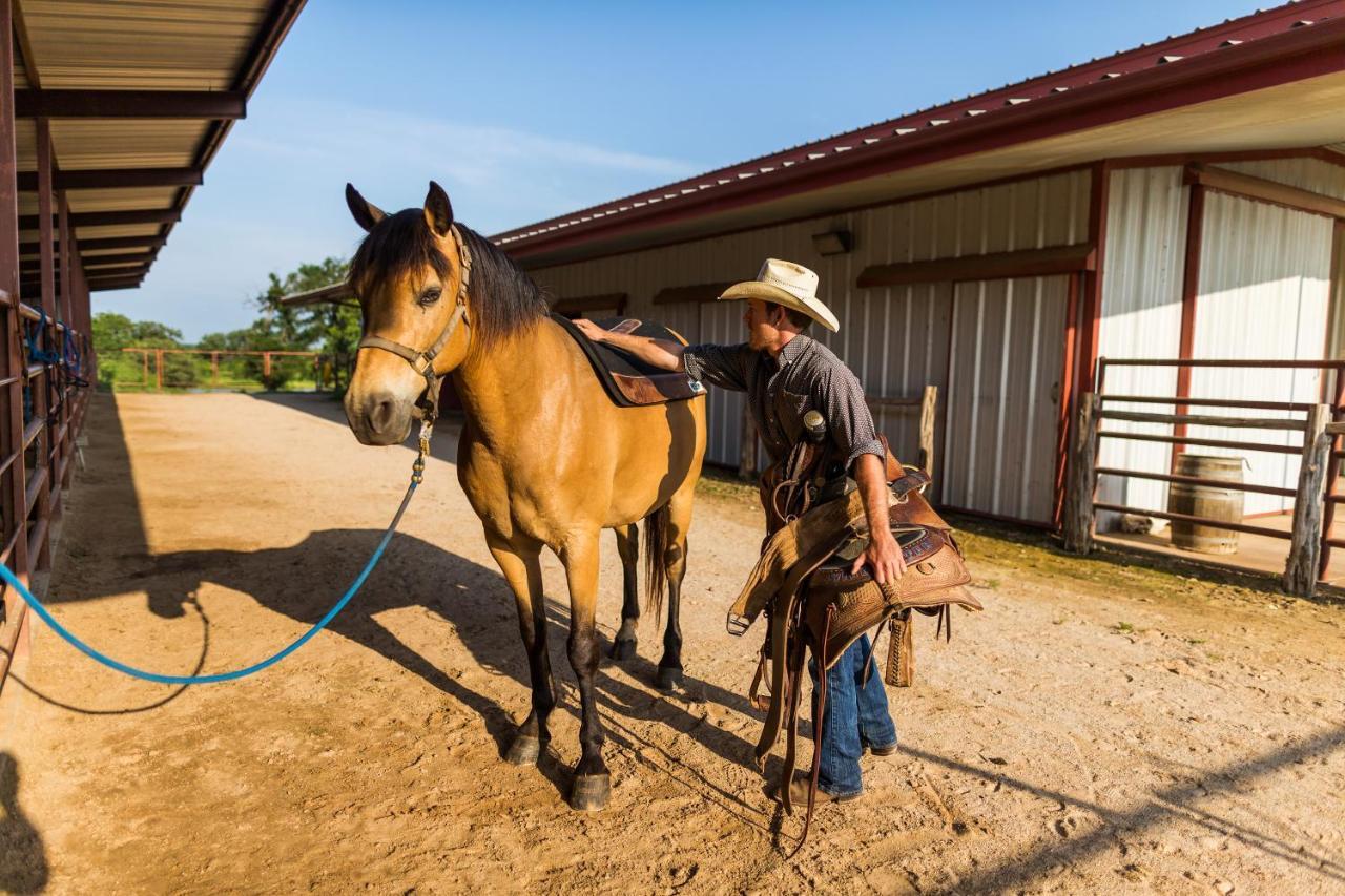 Wildcatter Ranch And Resort Graham Ngoại thất bức ảnh