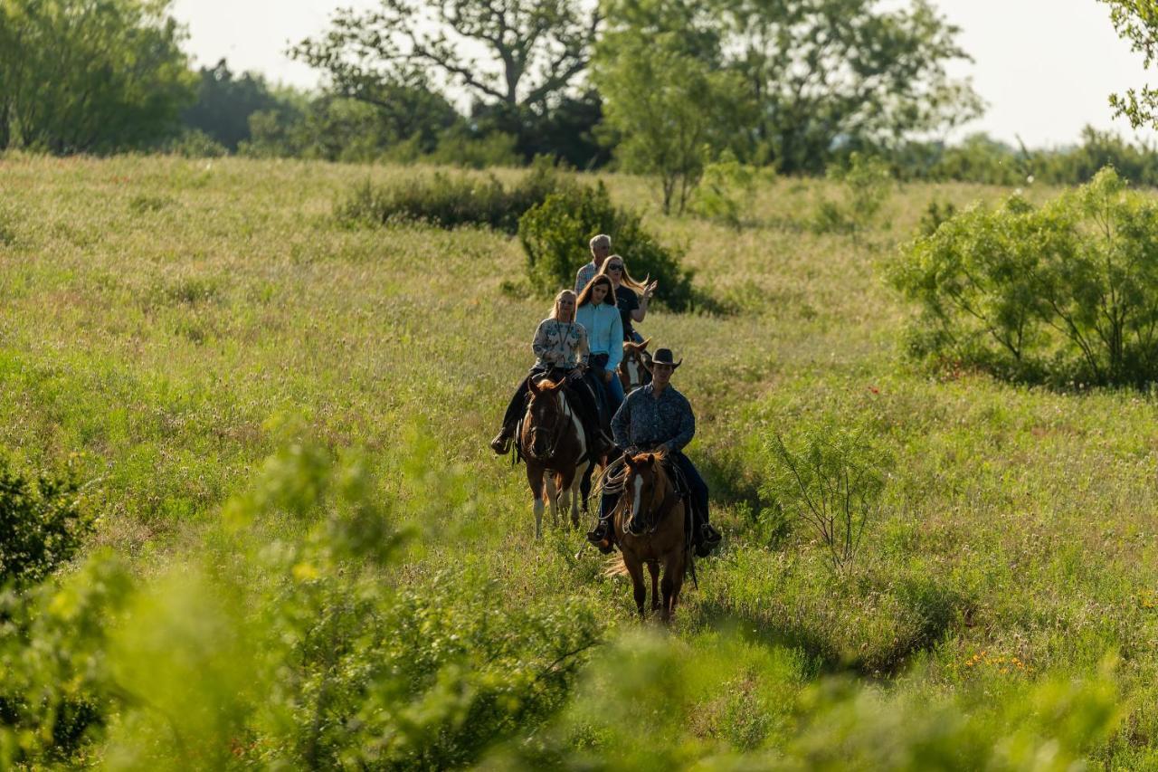 Wildcatter Ranch And Resort Graham Ngoại thất bức ảnh